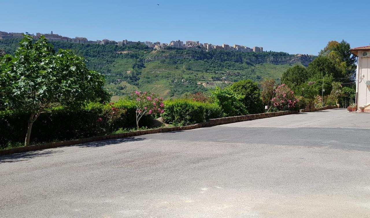 B&B - Affittacamere Da Pietro - Enna Bagian luar foto